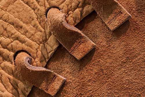 The amazing textures of the unique leather artworks by Beatrix Bosch
